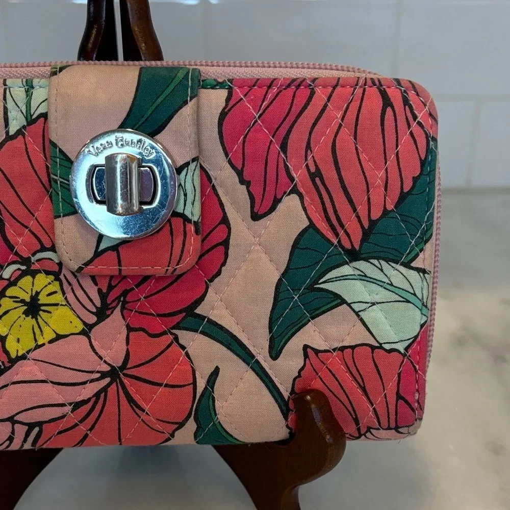 Vera Bradley Iconic RFID Turnlock Wallet Quilted Cotton Vintage Floral